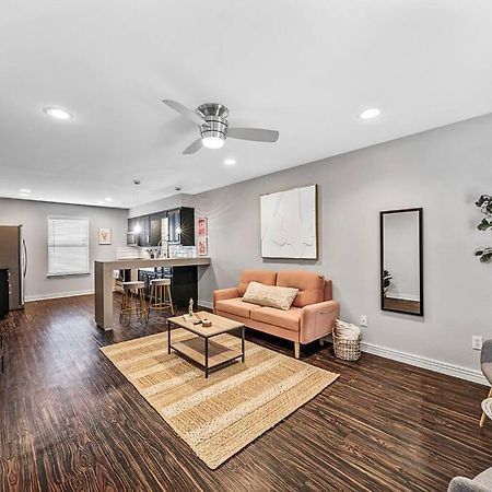 Luxe Condo In City Center Waco Bagian luar foto
